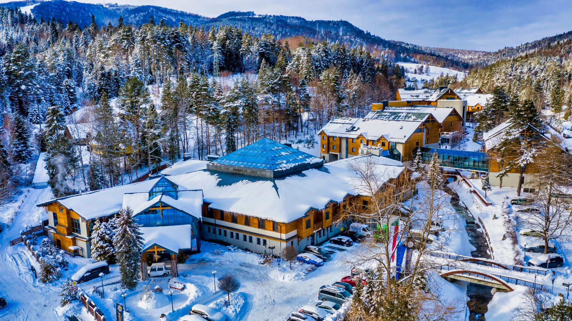 Hotel-Czarny-Potok_zima